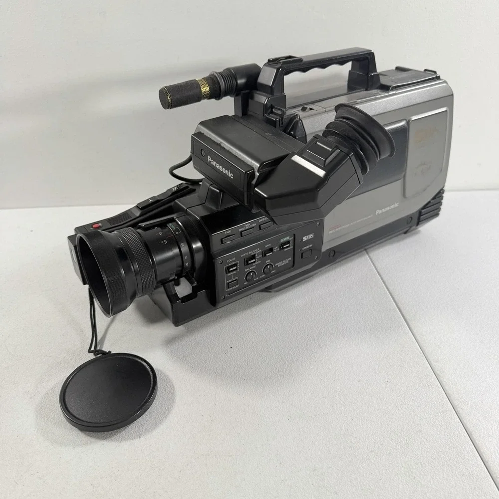 Panasonic AG-450 S-VHS Reporter Camcorder AS IS FOR REPAIR READ